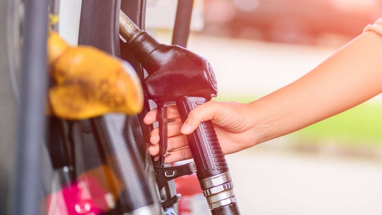 ราคาน้ำมันวันนี้ 5 ธ.ค. 2565 เทียบราคาน้ำมันจาก 4 ปั๊ม ล่าสุดลิตรละกี่บาทแล้ว