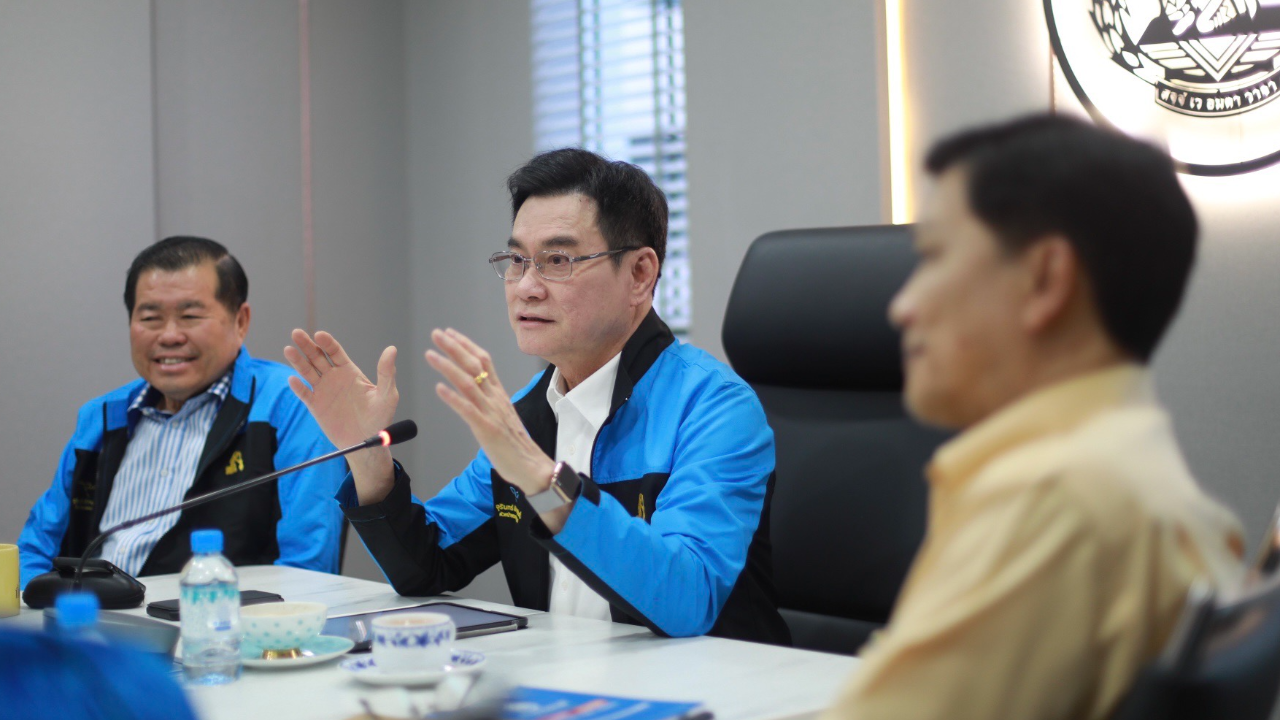 ปชป.เปิดใจคุยคนรุ่นใหม่ ยัน พรรคพร้อมทั้งเรื่องประชาธิปไตย-ปากท้อง