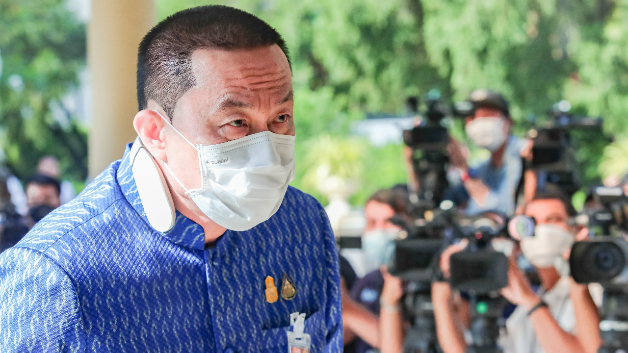 "ศักดิ์สยาม" ยังอุบ บอก ให้รอดู ส.ส.พลังดูด พรรคภูมิใจไทย 16 ธ.ค.นี้