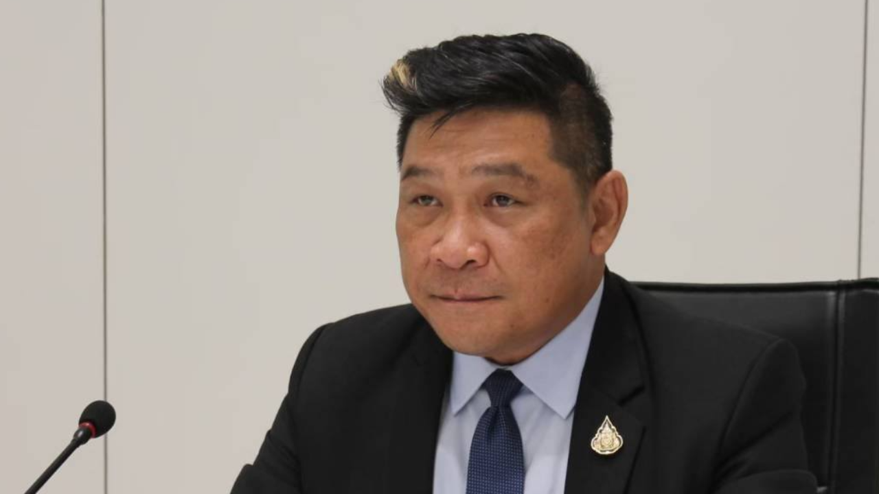 “จักรพรรดิ ไชยสาส์น” พร้อม 9 ส.ส. เตรียมลาเพื่อไทย ก่อนเปิดตัวกับภูมิใจไทย