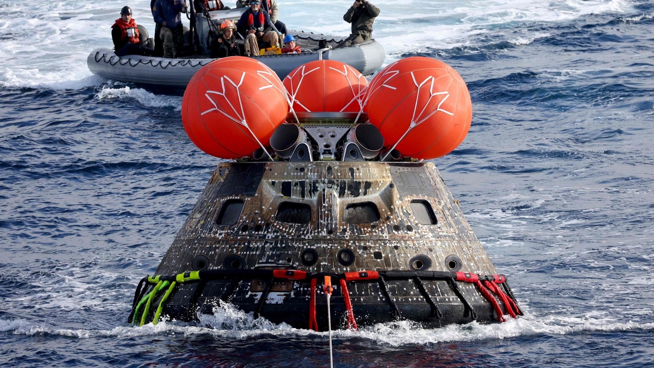 ยานโอไรออนกลับถึงโลกแล้ว หลังเสร็จภารกิจทดสอบวนรอบดวงจันทร์ (คลิป)