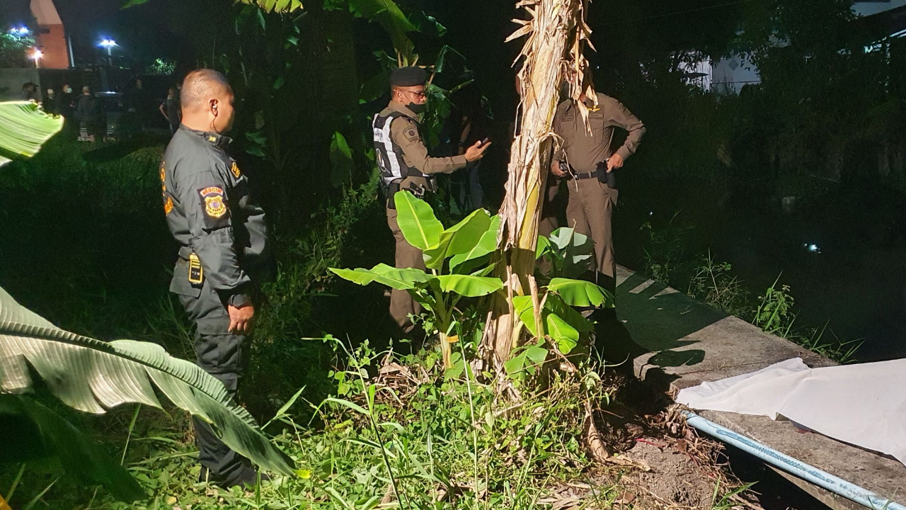 ตำรวจปส. วิสามัญพ่อค้ายา หอบไอซ์ 10 กก.โดดคลองหนี