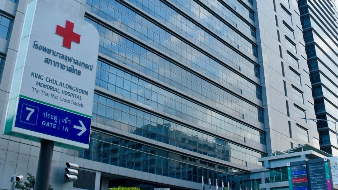 สมเด็จเจ้าฟ้าสิริวัณณวรีฯ เสด็จเยี่ยมพระอาการประชวร สมเด็จเจ้าฟ้าพัชรกิติยาภาฯ