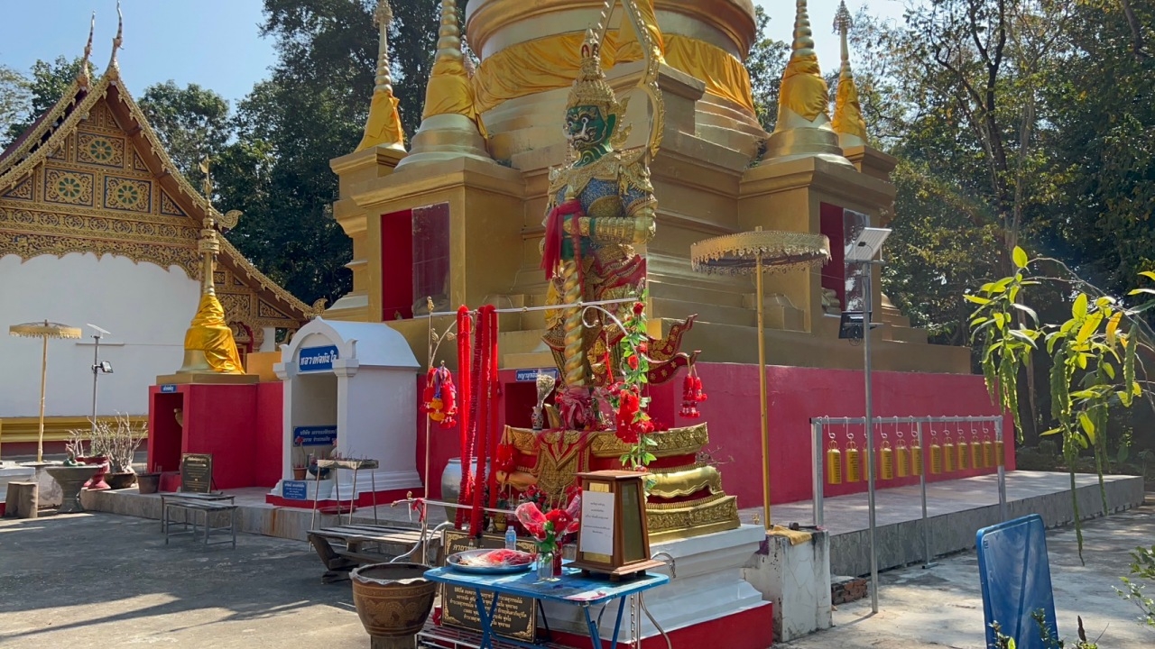 "ท้าวเวสสุวรรณโน" ให้โชคคนดวงเฮงถูกหวยรางวัลที่ 1 คอหวยไม่พลาดแห่ขอโชค