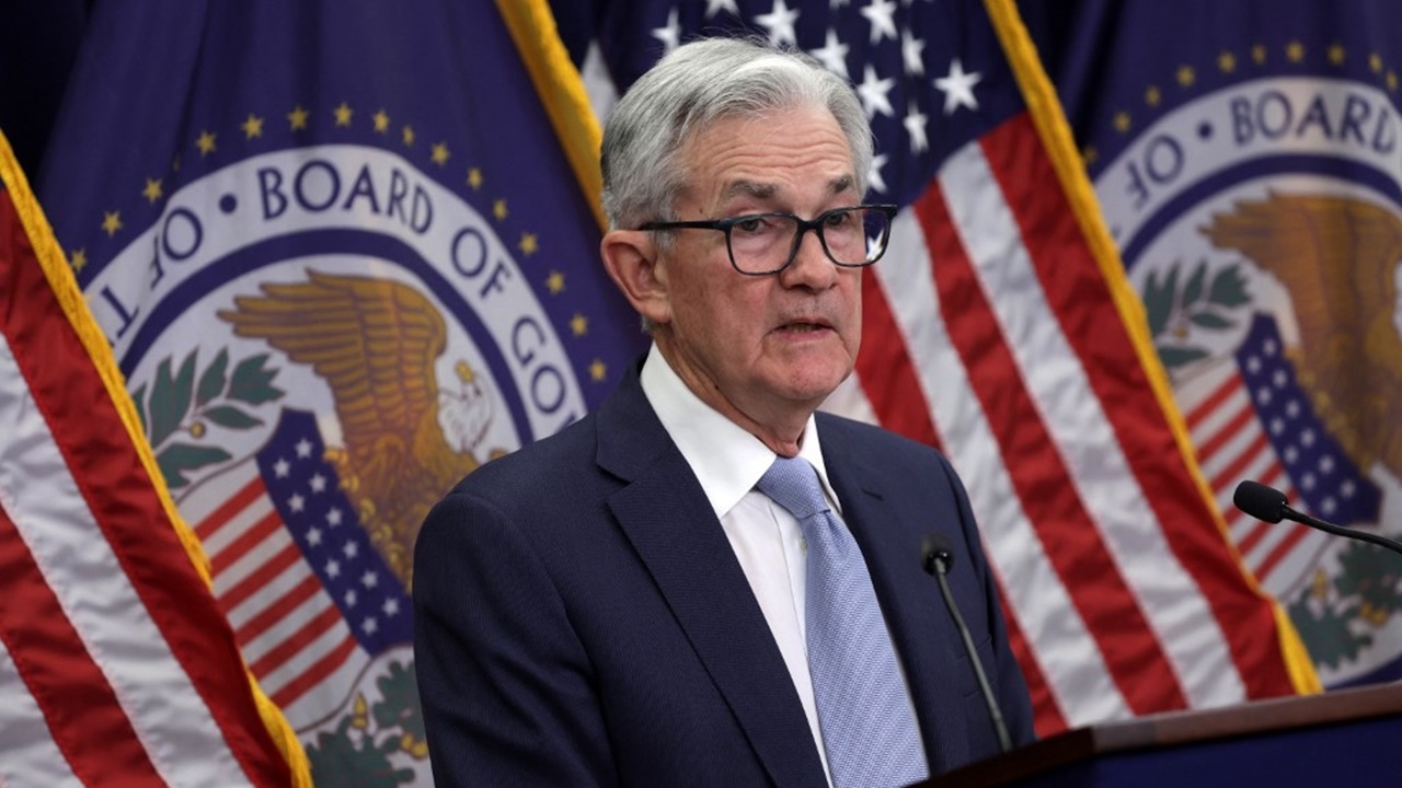 เฟดขึ้นดอกเบี้ยระยะสั้นอีก 0.5% คาดเงินเฟ้อสูงเกินเป้าจนถึงปี 68