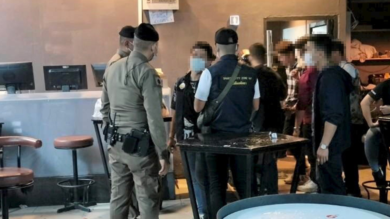 ทลายผับพัทยาใต้ มั่วยา "ทอม-ดี้" เปิดยันฟ้าสาง สุมหัวเป็นร้อย พบฉี่ม่วง 15 คน