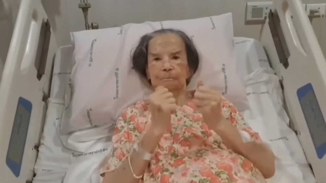 อัปเดตล่าสุด คุณยายมารศรี สุดดีใจจะได้กลับบ้าน โชว์ความแข็งแรงให้ FC ดู (คลิป)