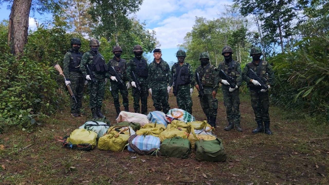 ทหารม้าผาเมือง ปะทะแก๊งค้ายา บนดอยอ่างขาง ก่อนยึดไอซ์ได้ 192 กิโลฯ