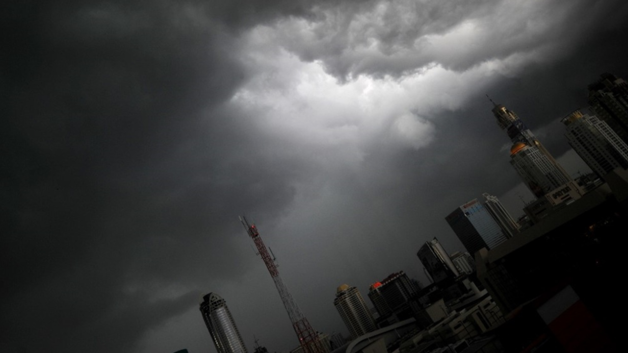 ประกาศฉบับ 2 กรมอุตุนิยมวิทยา เตือนไทยตอนบนอากาศแปรปรวน-ภาคใต้ฝนถล่ม