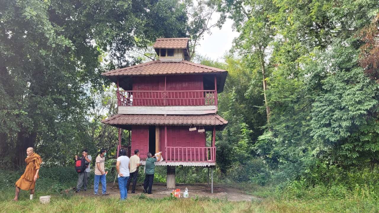 ชาวบ้านโคกผักหวาน ร่วมอนุรักษ์หอไตร-กุฏิไม้เสาเดียว หนึ่งเดียวพิษณุโลก