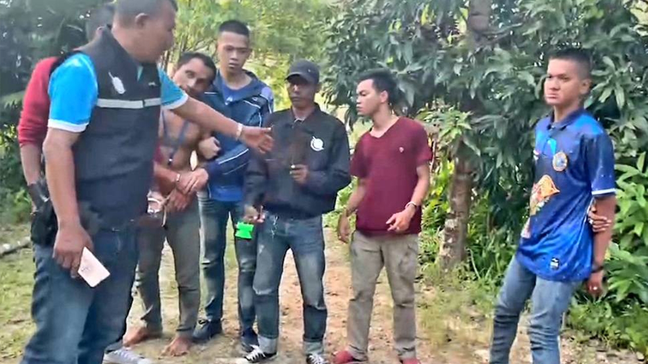 แม่หนีตาย ลูกหลอนยาคลั่งทุบตี ต้องแจ้งตำรวจช่วยนำส่งรักษาตัว