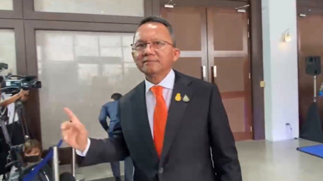 "สมศักดิ์" ขอดู "ดิน-ฟ้า-อากาศ" ไม่รู้จะไปกับ "บิ๊กตู่" หรือ "บิ๊กป้อม"