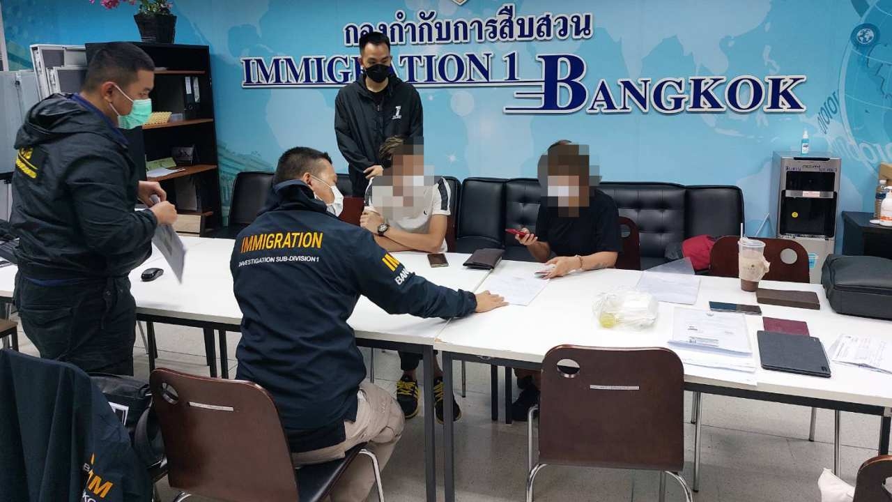 ตำรวจ ปอท.รวบหนุ่มวัย 35 หัวโจกแก๊งชาวจีนลวงคนเทรดคริปโตฯ ผ่านแอปฯ หาคู่