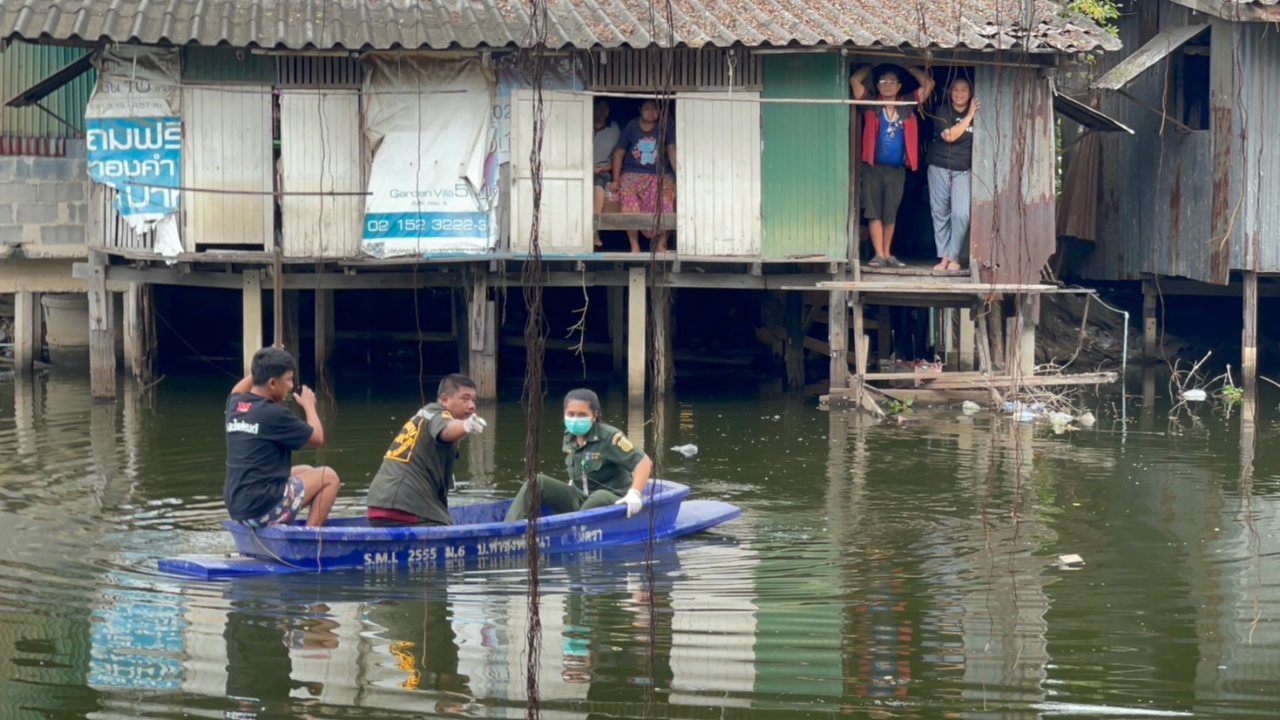 สยอง ทุบกะโหลกสาวสอง โยนทิ้งคลองที่ปทุมฯ ยังไม่รู้คนตายเป็นใคร
