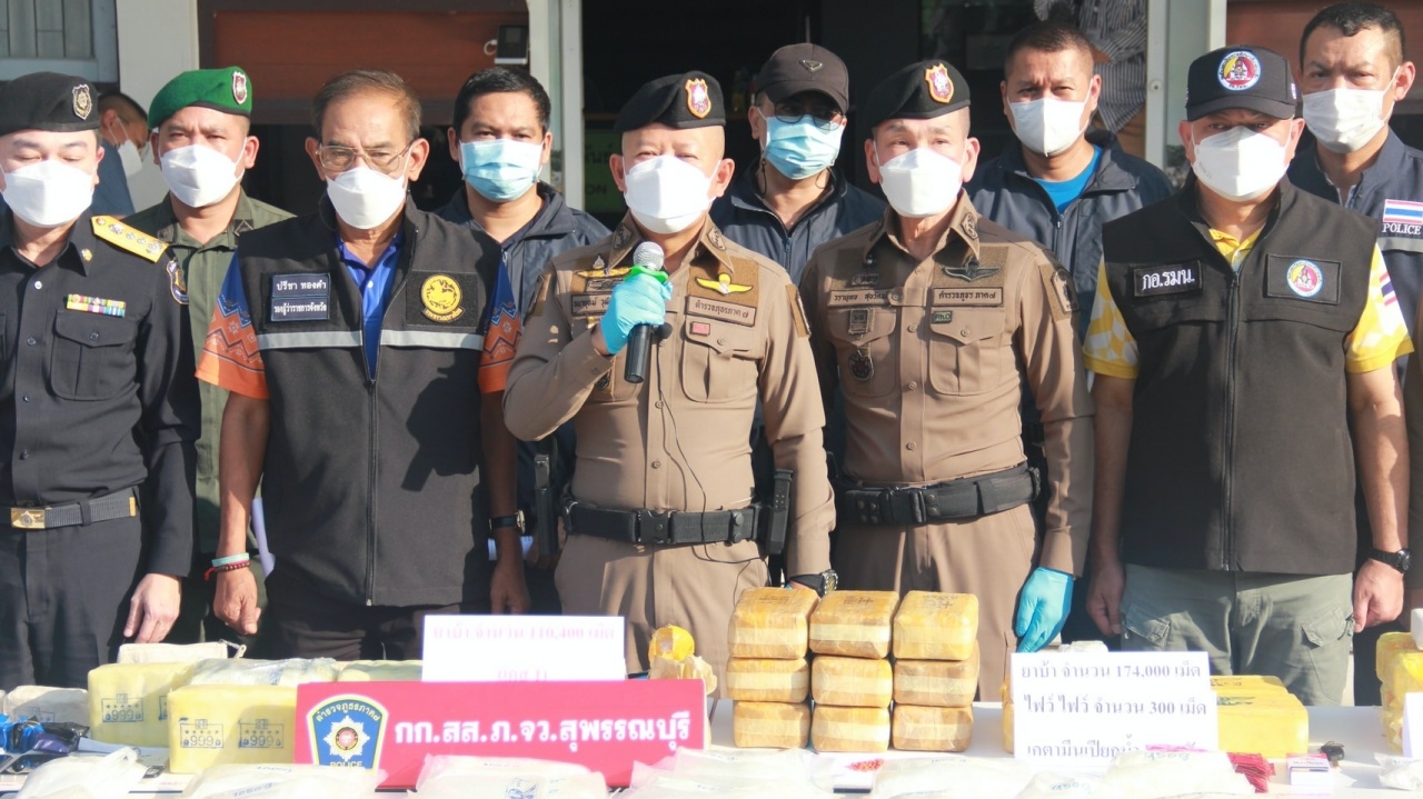จับแก๊งใหญ่สุพรรณฯ ขายสารพัดยาเสพติด ชี้กระทบต่อความมั่นคงของรัฐ   