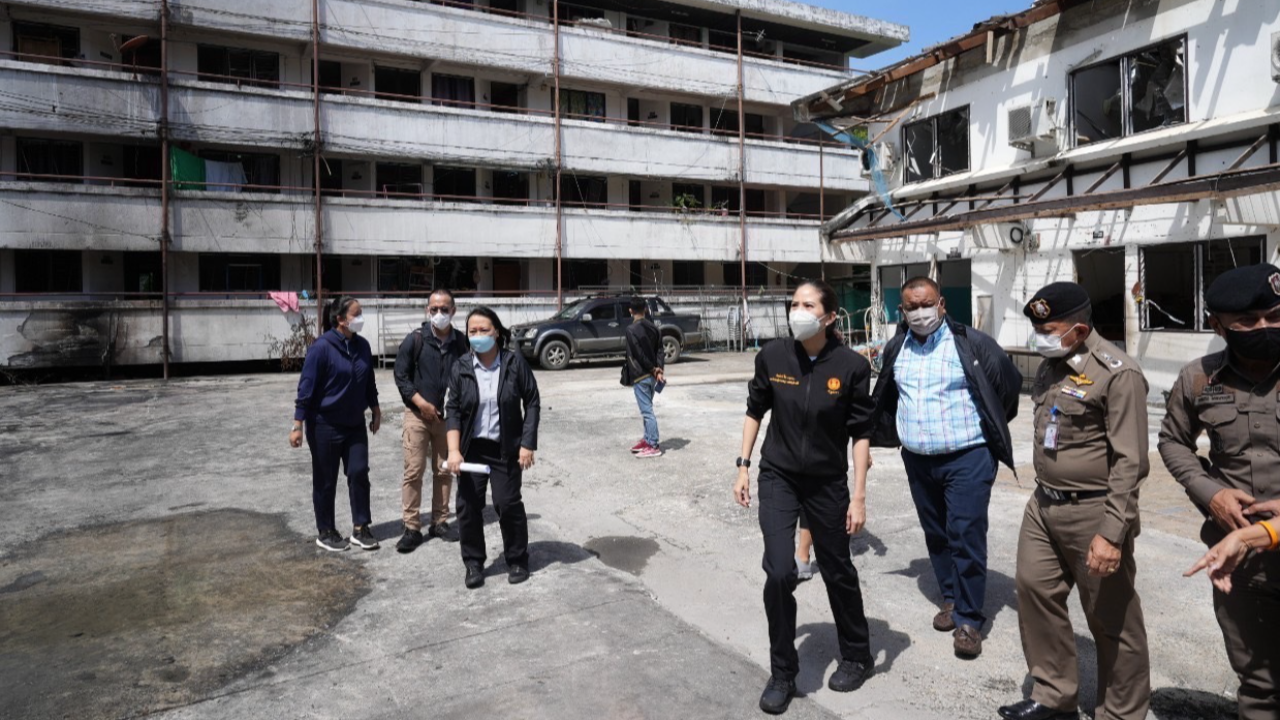 "จิตภัสร์" ให้กำลังใจผู้บาดเจ็บ “คาร์บอมบ์” นราธิวาส เร่งรัฐเยียวยาประชาชน