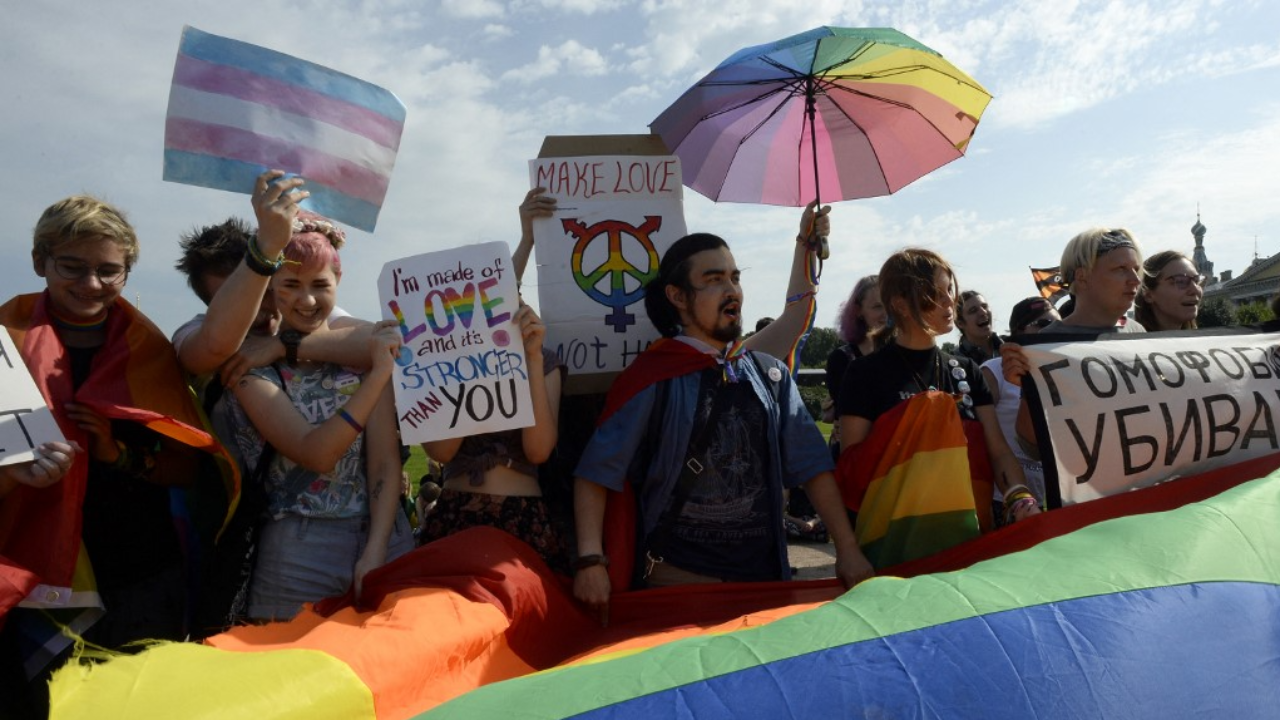 สภารัสเซีย ผ่านมติเห็นชอบร่างกฎหมายแบนการส่งเสริม "LGBT" ทุกรูปแบบ