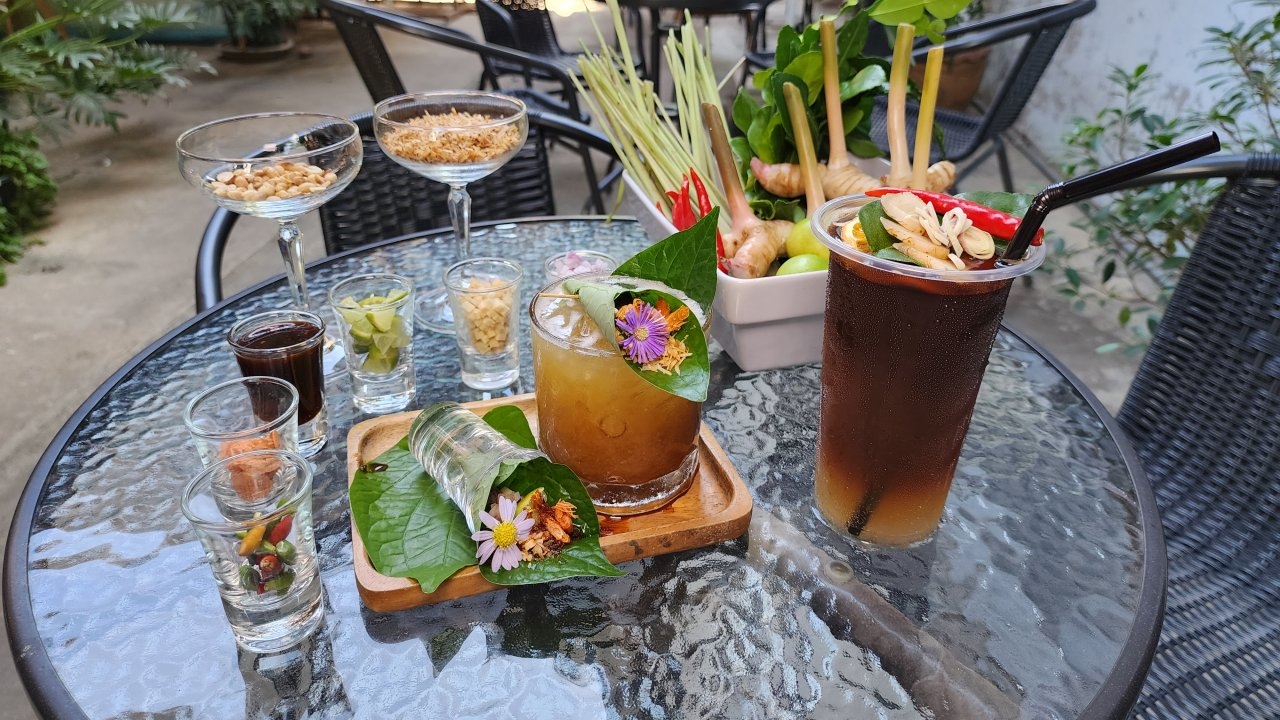 อเมริกาโน่ต้มยำ-น้ำเมี่ยงคำ เครื่องดื่มสุดครีเอต "ร้านโบราณสถาน" บ้านโป่ง