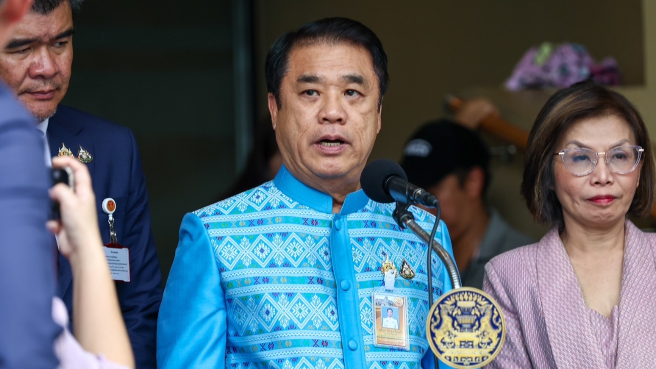 “สุริยะ” ยัน เพื่อไทยเสนอ “อิ๊งค์” นั่งนายกฯ-รับมีน้ำตา “เศรษฐา” หลุดเก้าอี้