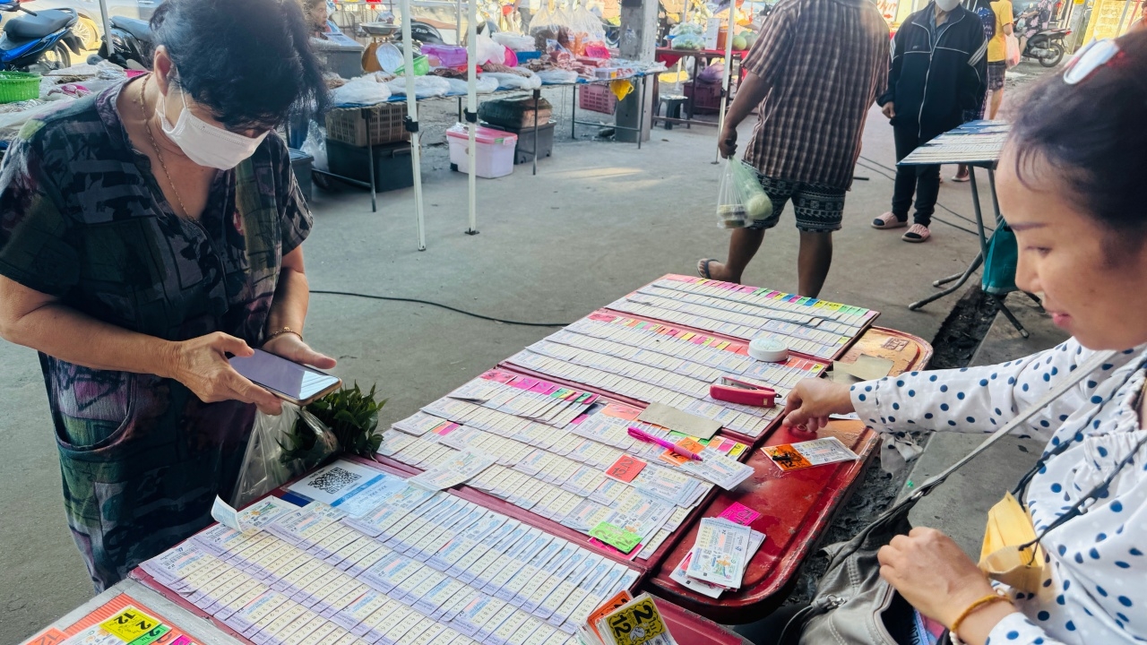 เลขเด็ดเชียงใหม่มาแล้ว แม่ค้าหวยบอก "เลขดังงวดนี้" 16/8/67 ไม่มีเหลือแล้ว