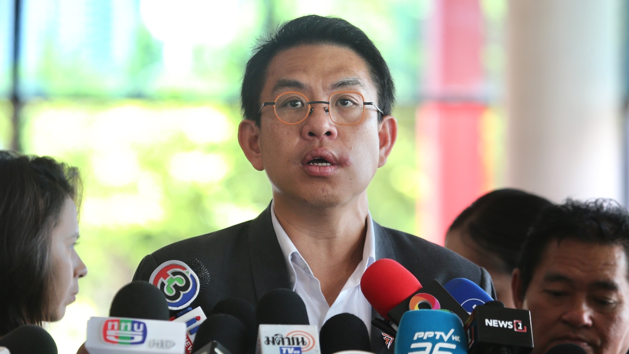 “อมรัตน์” แย้ม ชื่อพรรคใหม่ศักดิ์สิทธิ์มาก-“วิโรจน์” ชวนมาสมัครสมาชิกให้ทะลุ 1 แสน