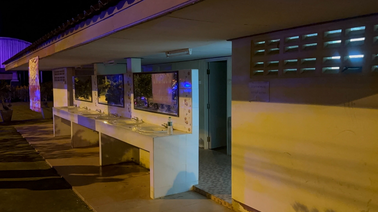 "สะเทือนใจ" ทารกแรกเกิด ถูกทิ้งวันแม่ วางข้างคอห่านห้องน้ำเทศบาล