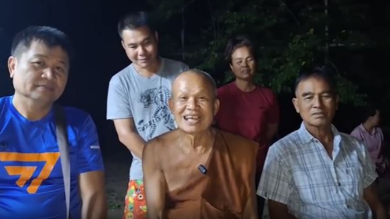 "ญาติโยมแน่นวัด" เจ้าอาวาสดวงดี ถูกหวย 12 ล้าน ชาวบ้านเชื่อบุญวาสนา