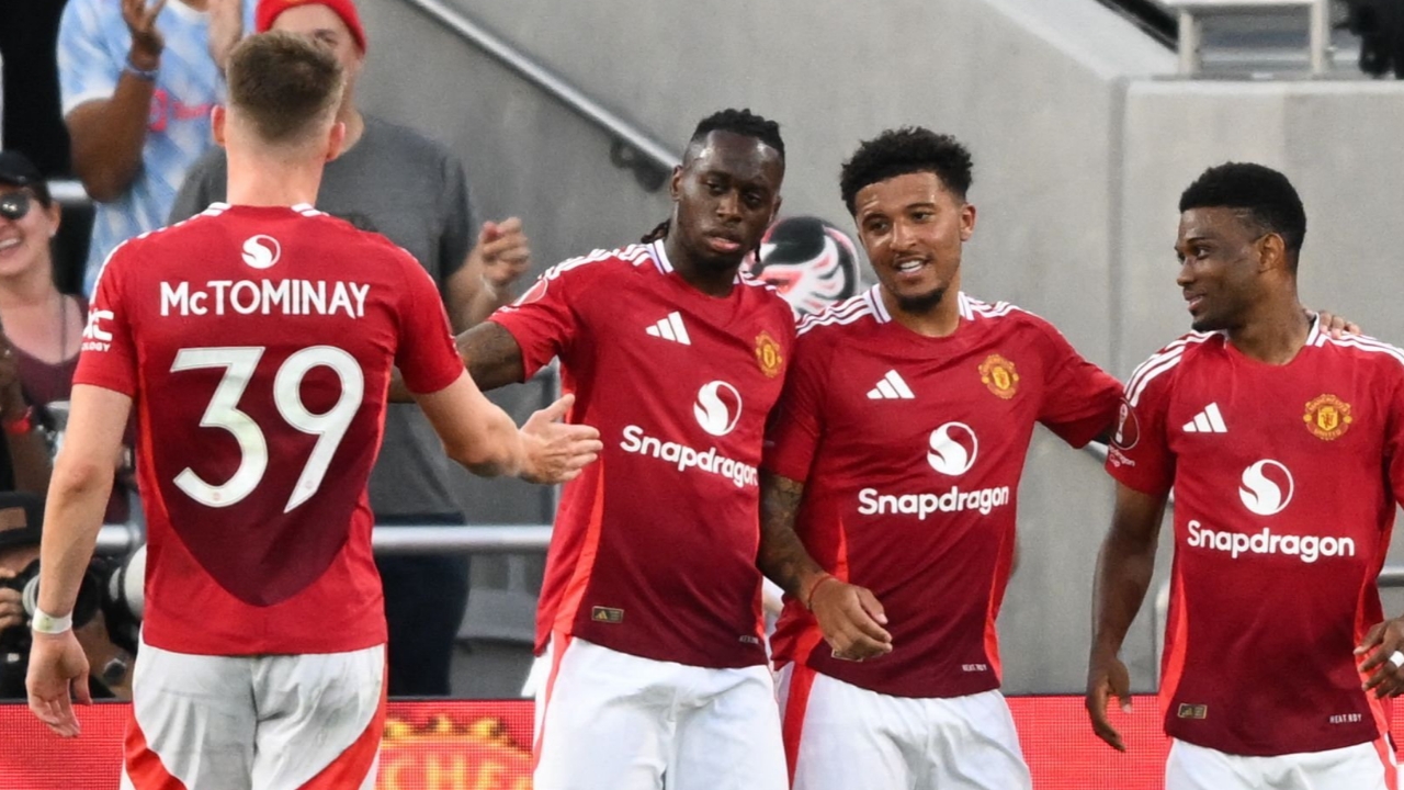 แฟนผีเตรียมลา "เวสต์แฮม" โน้มน้าว "วาน-บิสซากา" สำเร็จ เหลือแค่เจรจาค่าตัวกับ "แมนยูฯ"