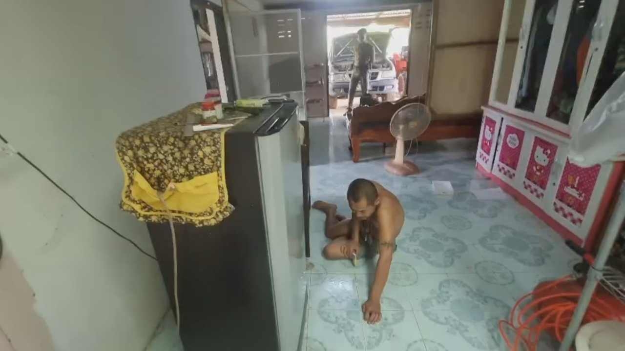 พ่อยิงสั่งสอน ลูกชายคนสุดท้อง คลั่งยาทำร้าย จิกหัวแม่  