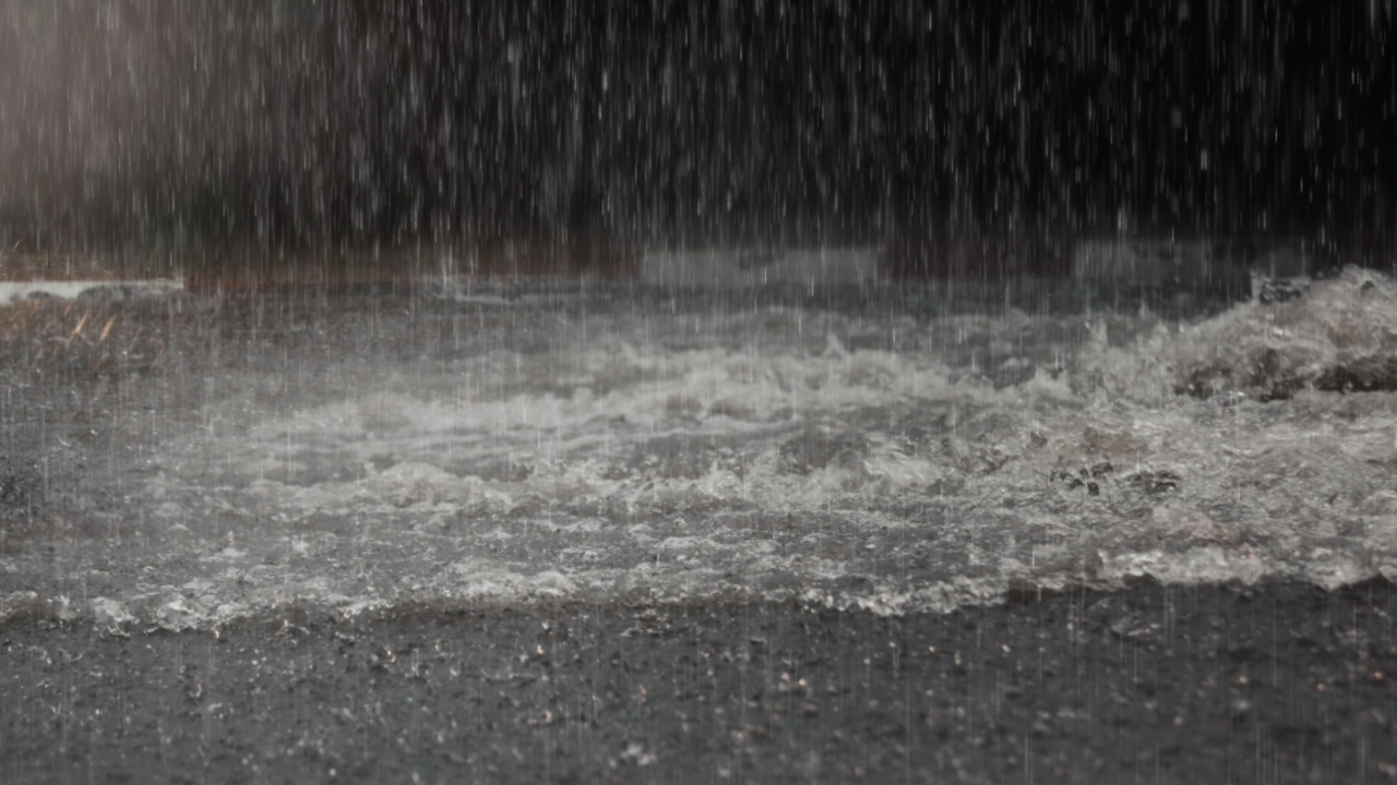 สภาพอากาศวันนี้ กรมอุตุฯ เตือนทั่วไทยรับมือฝนถล่ม หนักสุดที่ภาคตะวันออก 80%