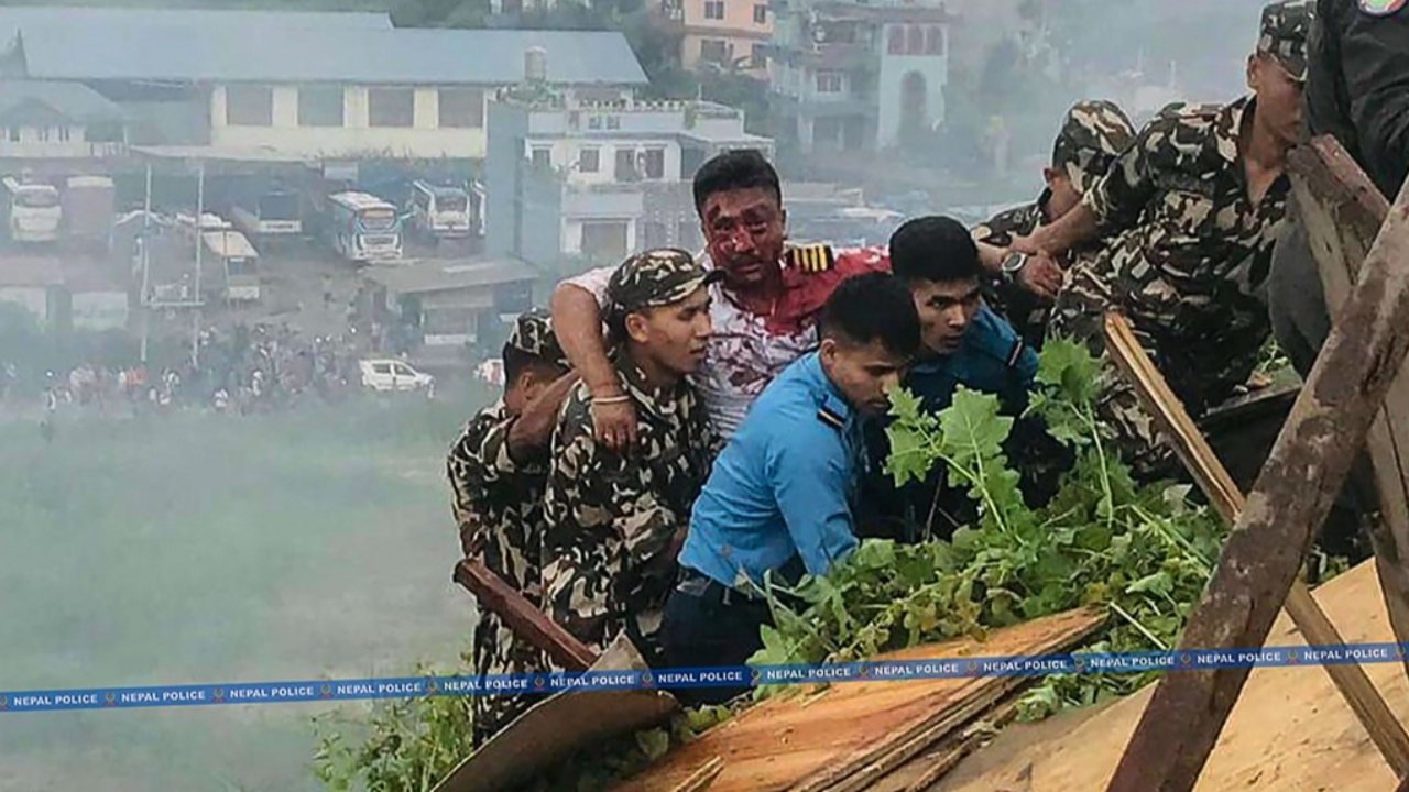 เผยสาเหตุเหลือเชื่อ นักบินเนปาล รอดตายคนเดียวราวปาฏิหาริย์จากเครื่องบินตก