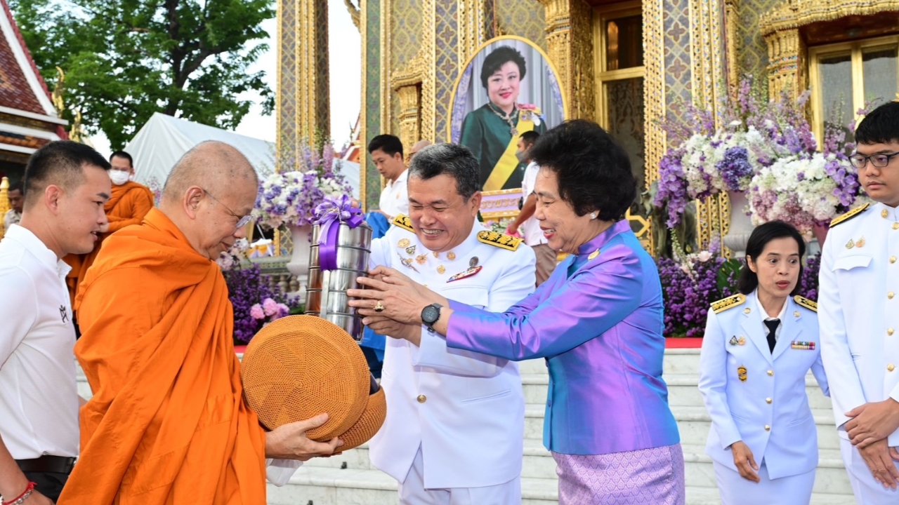 มท. ทำบุญตักบาตร-ถวายพระพร พระองค์เจ้าโสมสวลี ในโอกาสวันคล้ายวันประสูติ