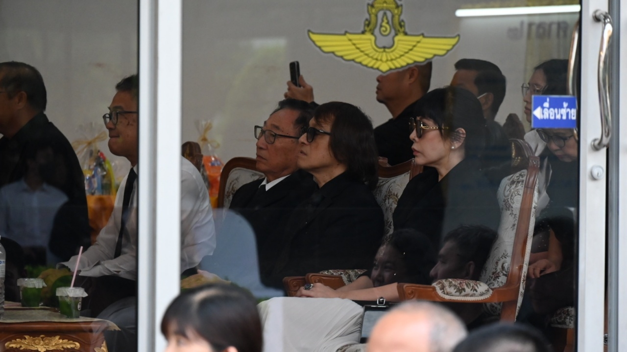 Tik Shiro attends funeral of 28-year-old, offers condolences