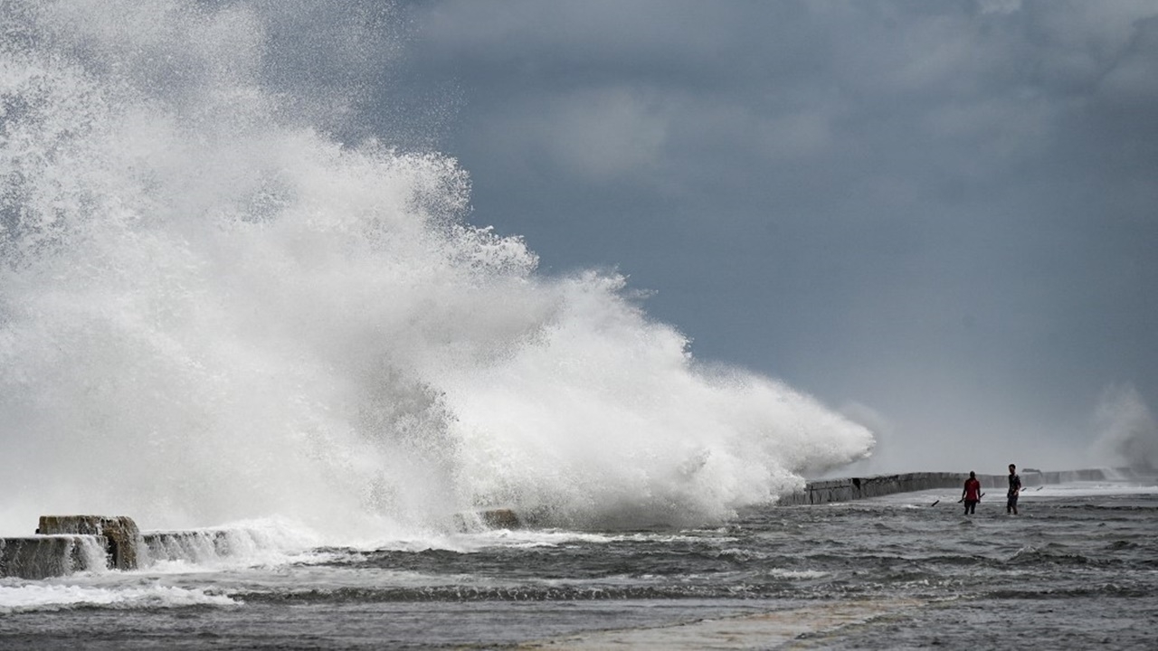 ระทึก NOAA เผยภาพจากในตาพายุเฮอริเคน “มิลตัน” ใกล้ฟลอริดา (คลิป)