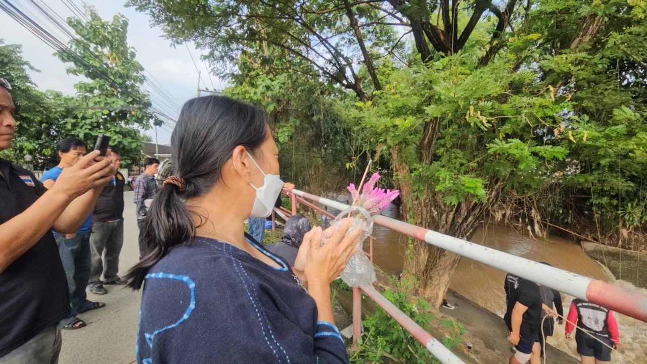 15-year-old found dead in water barrier after fleeing attack