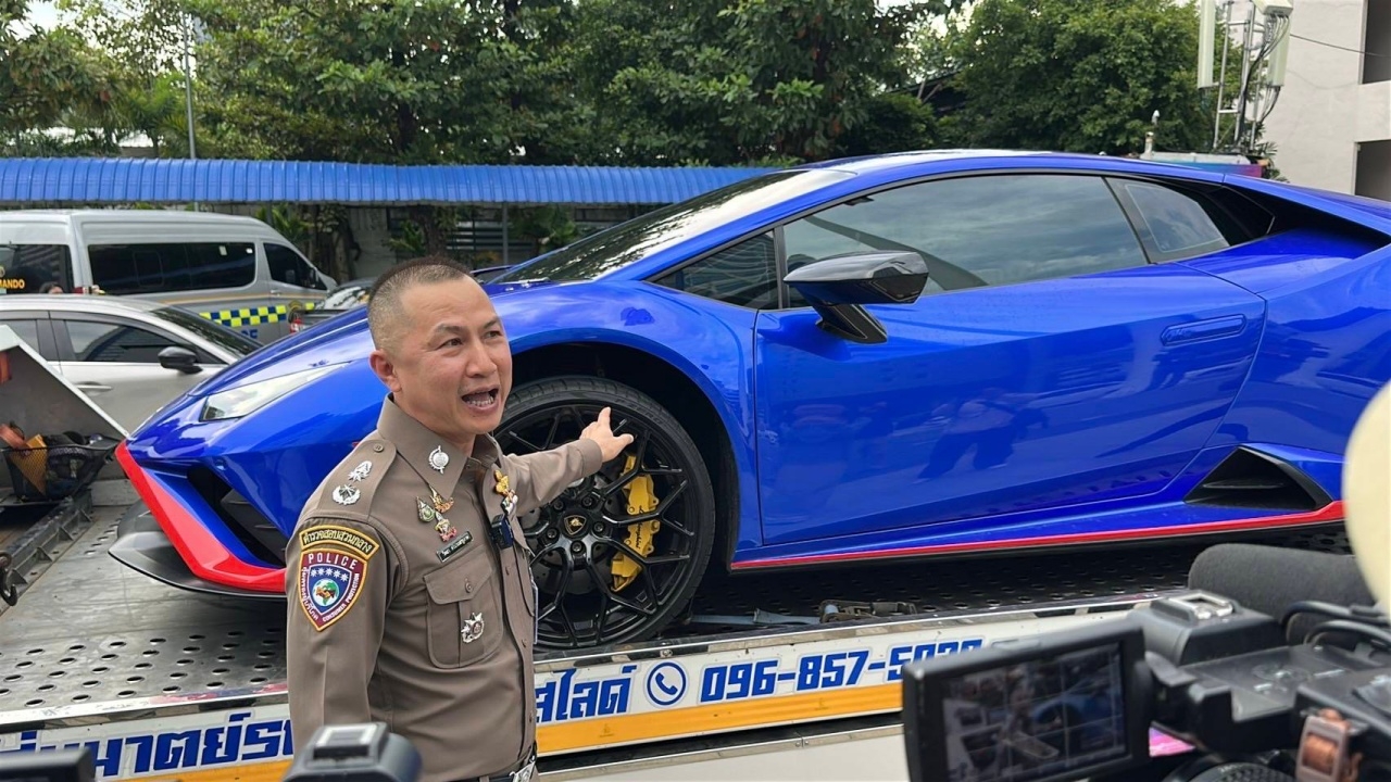 Luxury cars of “Mae Tak” and “Pa Beer” seized for wrap changes