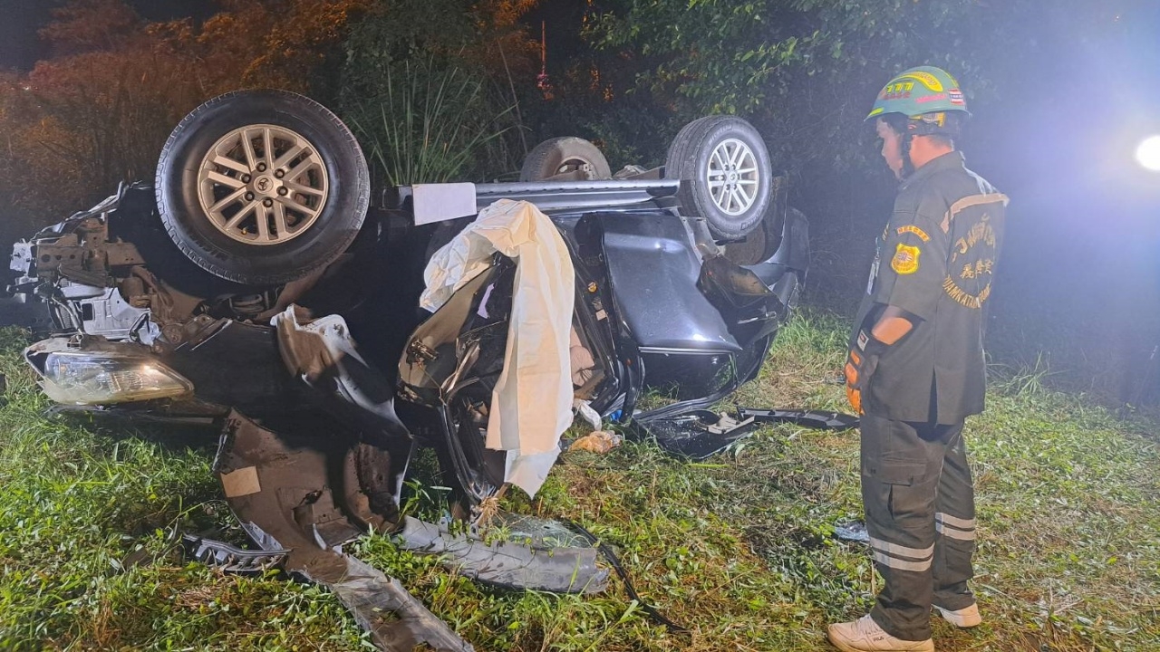 Fortuner crash on highway near Jatujak Circle leaves 1 dead