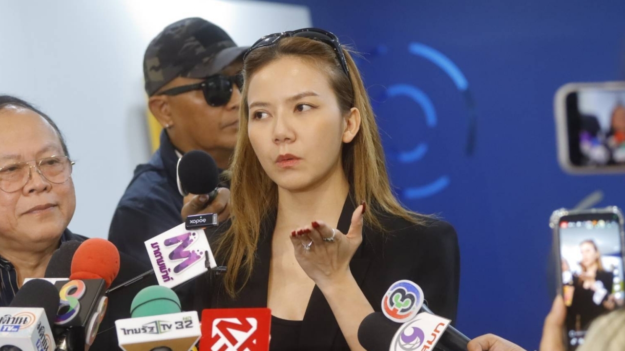 Ja Nongphanee meets police to clarify relationship with Tak’s mother