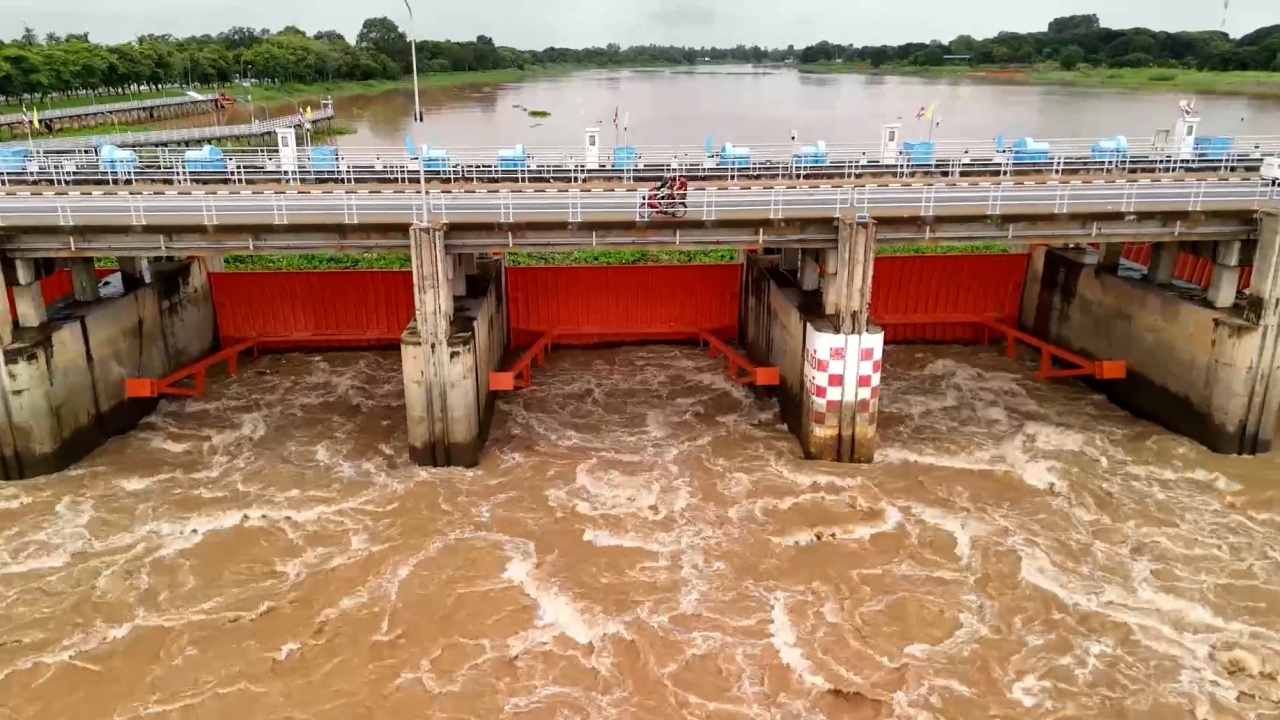 เขื่อนเจ้าพระยา ระบายน้ำ 2,200 ลบ.ม. เตรียมรับมือ flooding