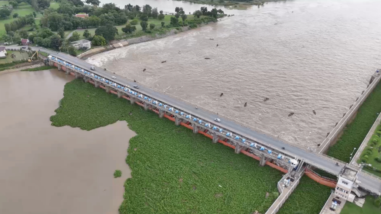 Chao Phraya Dam increases water discharge, warns of rising levels