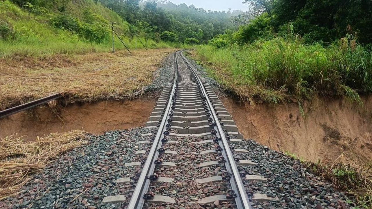 การรถไฟฯ แจ้งปรับสถานีเดินรถภาคเหนือ หลังเกิดดินสไลด์ น้ำป่าเซาะหินรองราง