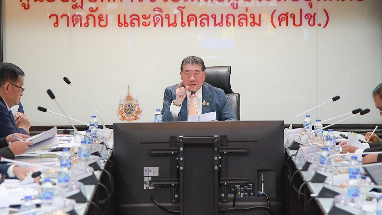 “Phumitham dismisses Isaan flood concerns, PM visits Chiang Rai”