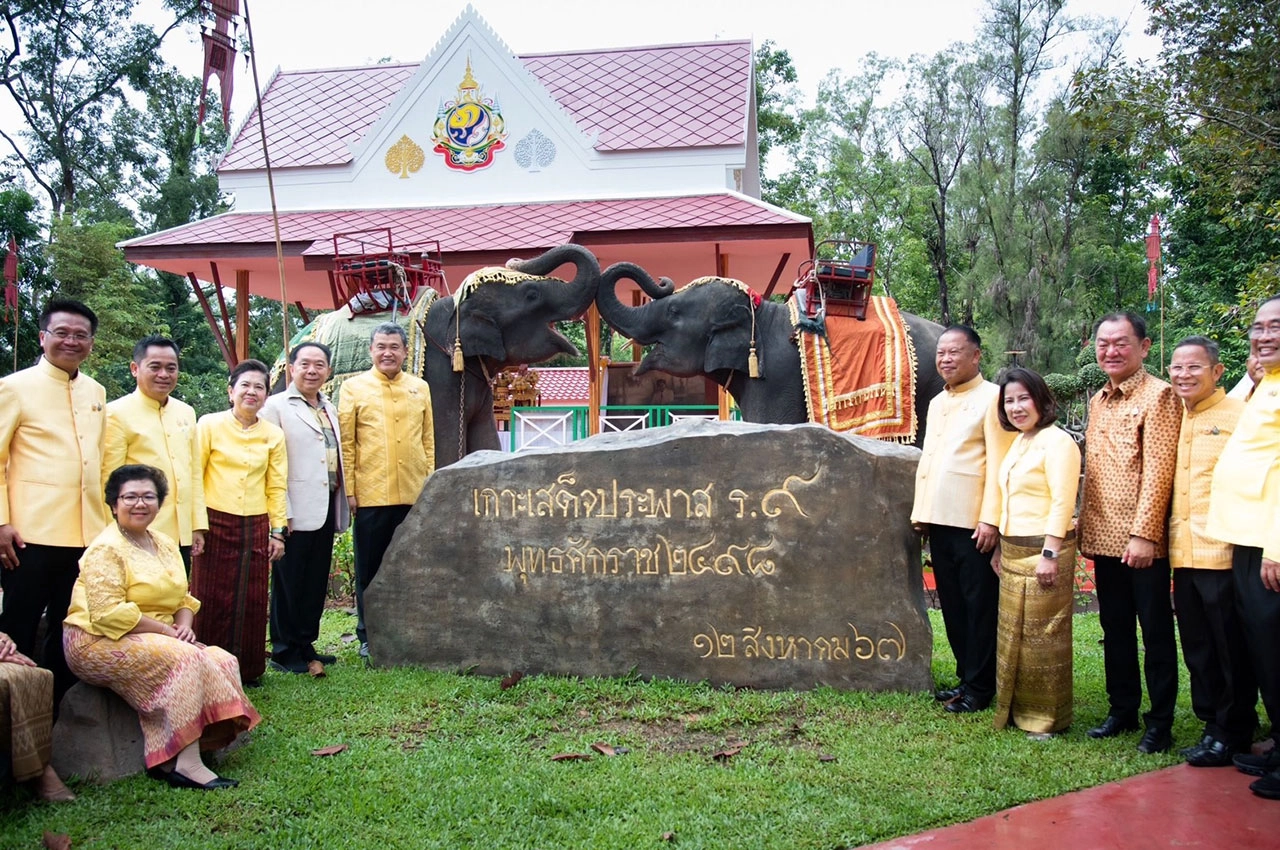 ปลัด มท. นำเปิดนิทรรศการเทิดพระเกียรติที่เกาะเสด็จ จ.สุรินทร์
