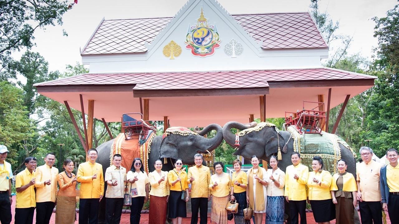 ปลัด มท. นำเปิดนิทรรศการเทิดพระเกียรติที่เกาะเสด็จ จ.สุรินทร์