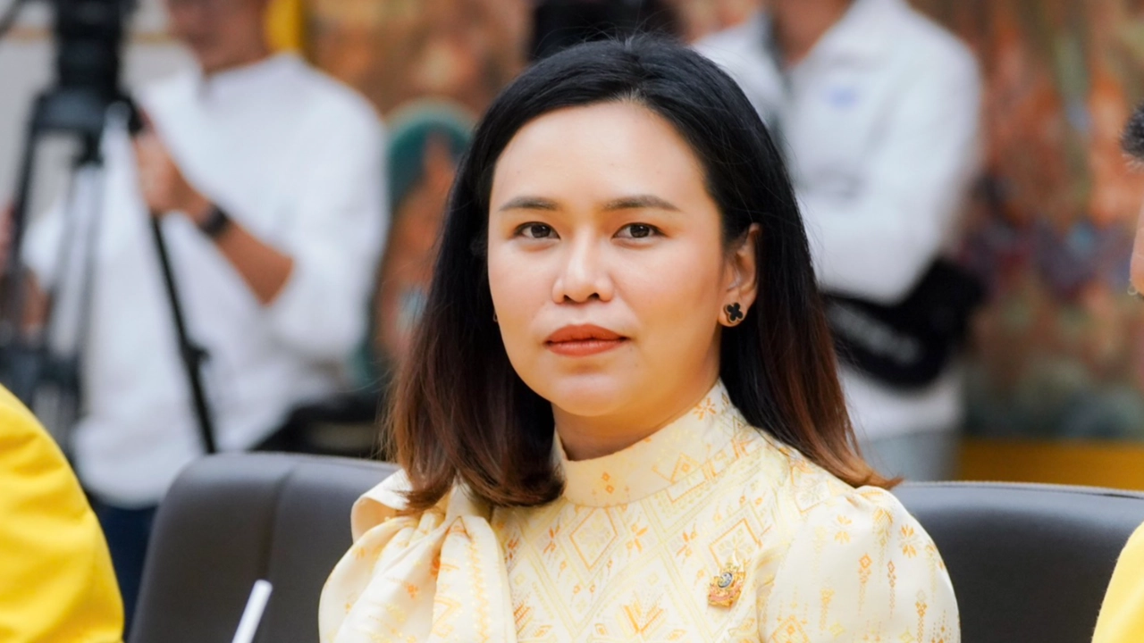 .รัฐบาล โอนเงินช่วยน้ำท่วมเชียงรายบ่ายนี้ 3,623 ครัวเรือน-มท.กำชับเงินต้องถึงมือเร็วที่สุด.