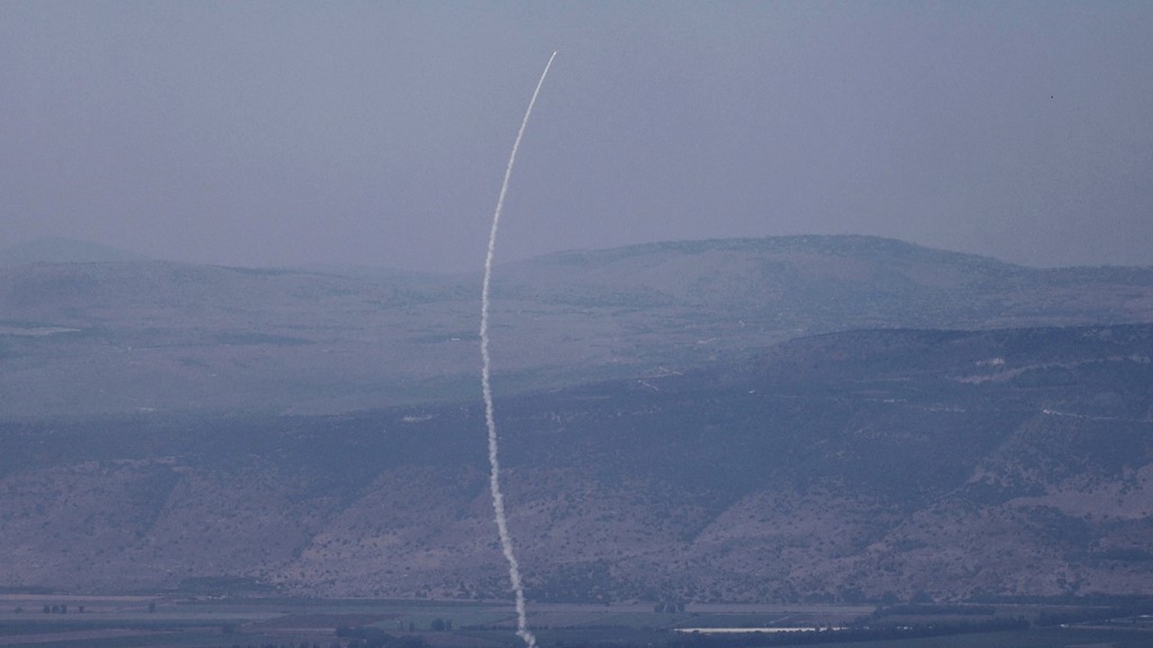 ระอุ ฮิซบอลเลาะห์ยิงมิสไซล์พิสัยไกลใส่เยรูซาเลม หลังผู้นำถูกสังหาร