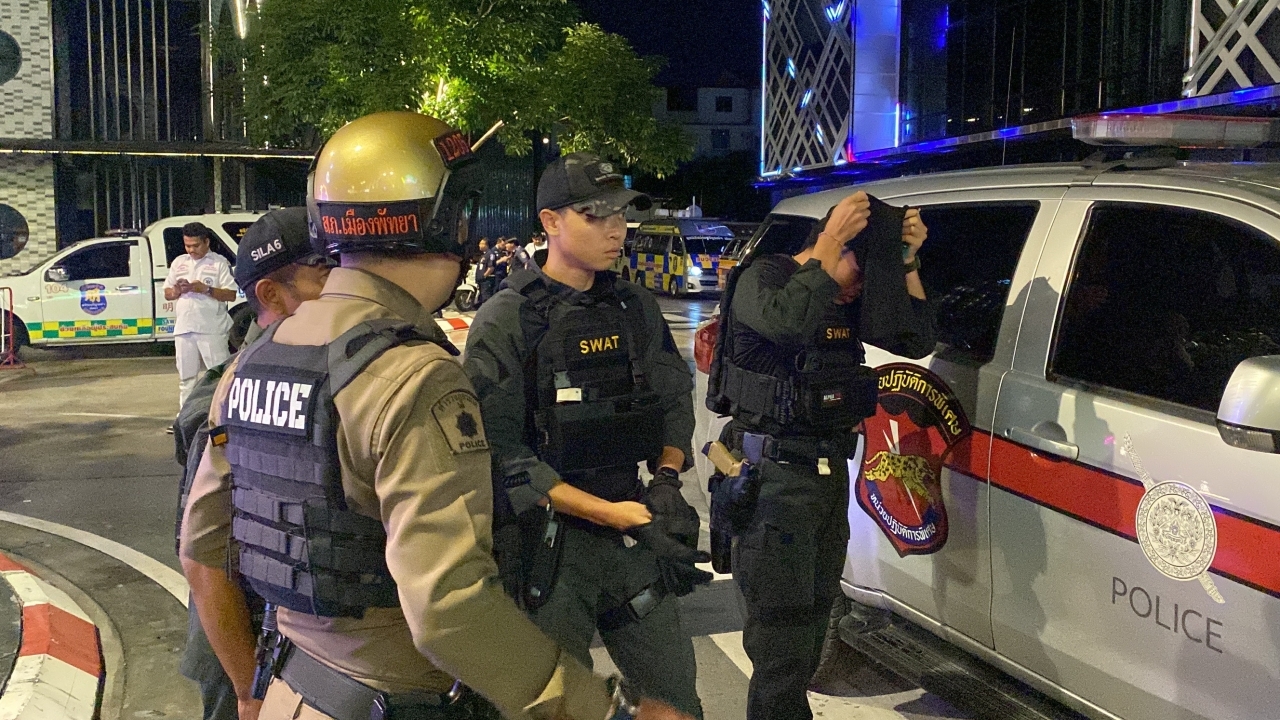 Pattaya standoff: Armed man threatens driver for 4 hours