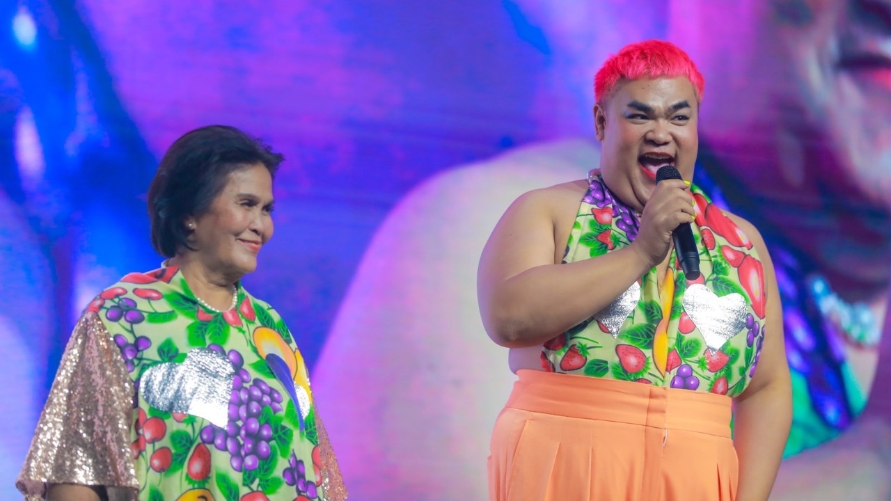 แซ่บมาก ปิงปอง ธงชัย ตัวแม่สายครีเอท ควงคุณแม่ร่วมเดินแบบสุดจึ้ง