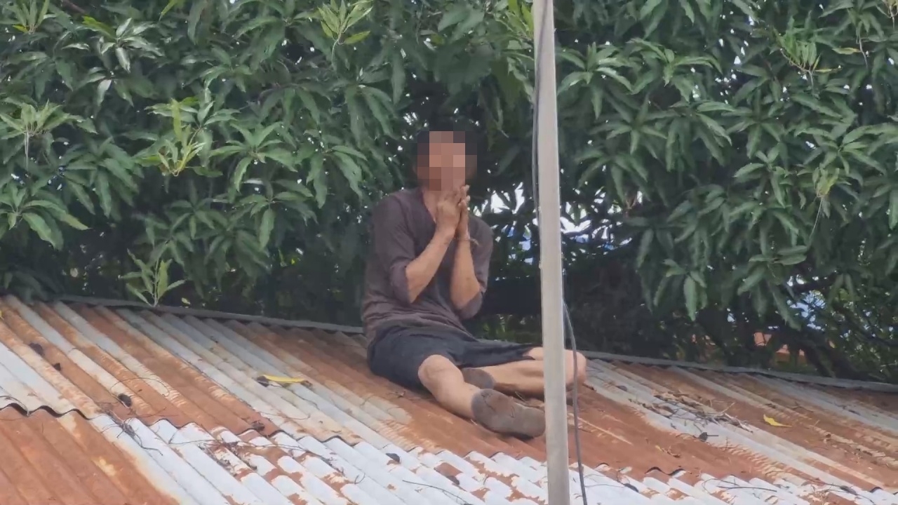 Man on drugs hears voices, escapes police by praying on roof