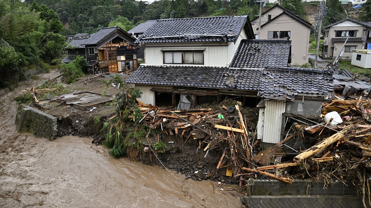 น้ำท่วมภาคกลางญี่ปุ่นดับแล้ว 6 ศพ หลังฝนตกหนักทุบสถิติตลอดกาล